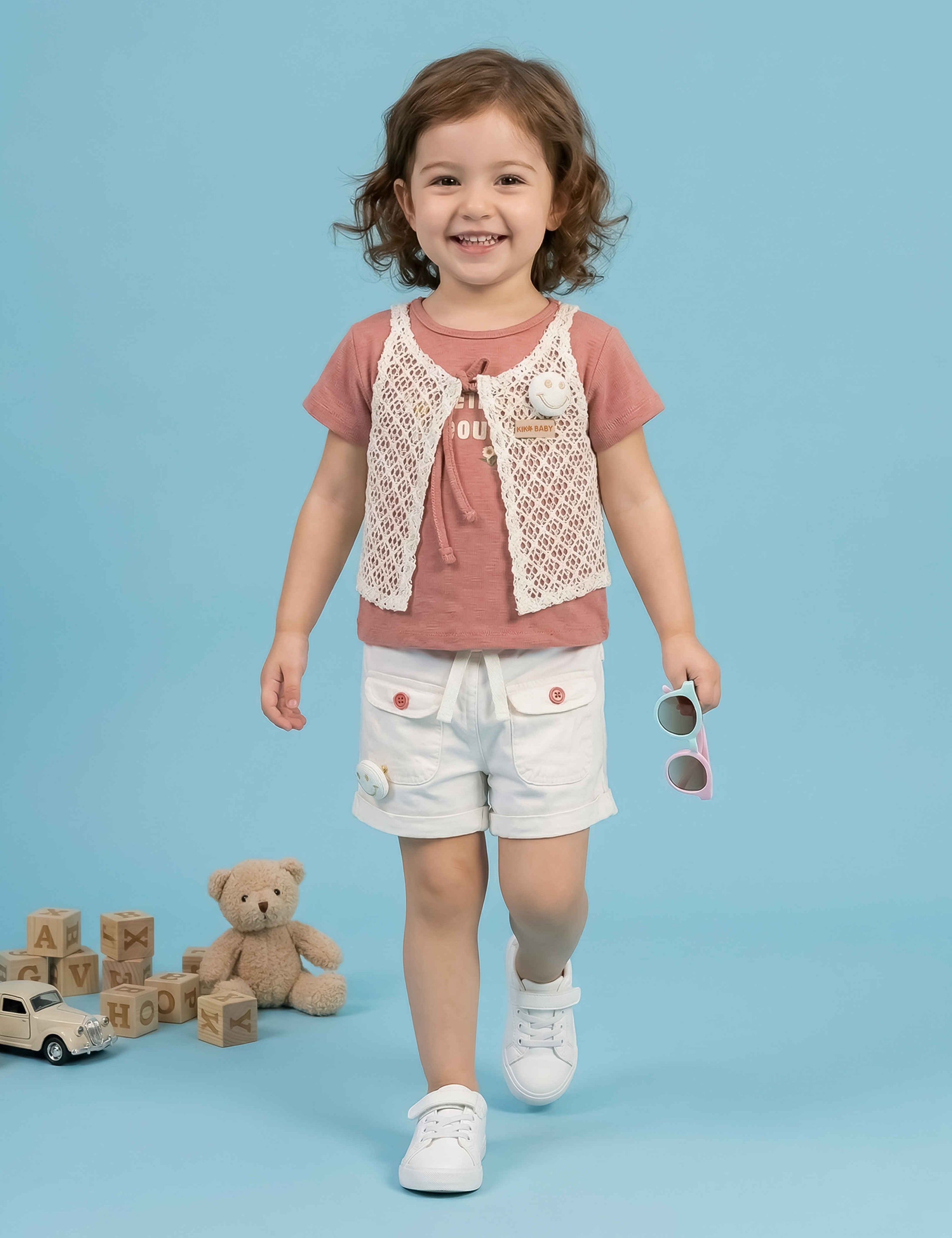 Baby Girl's Three-Part Clothing Set