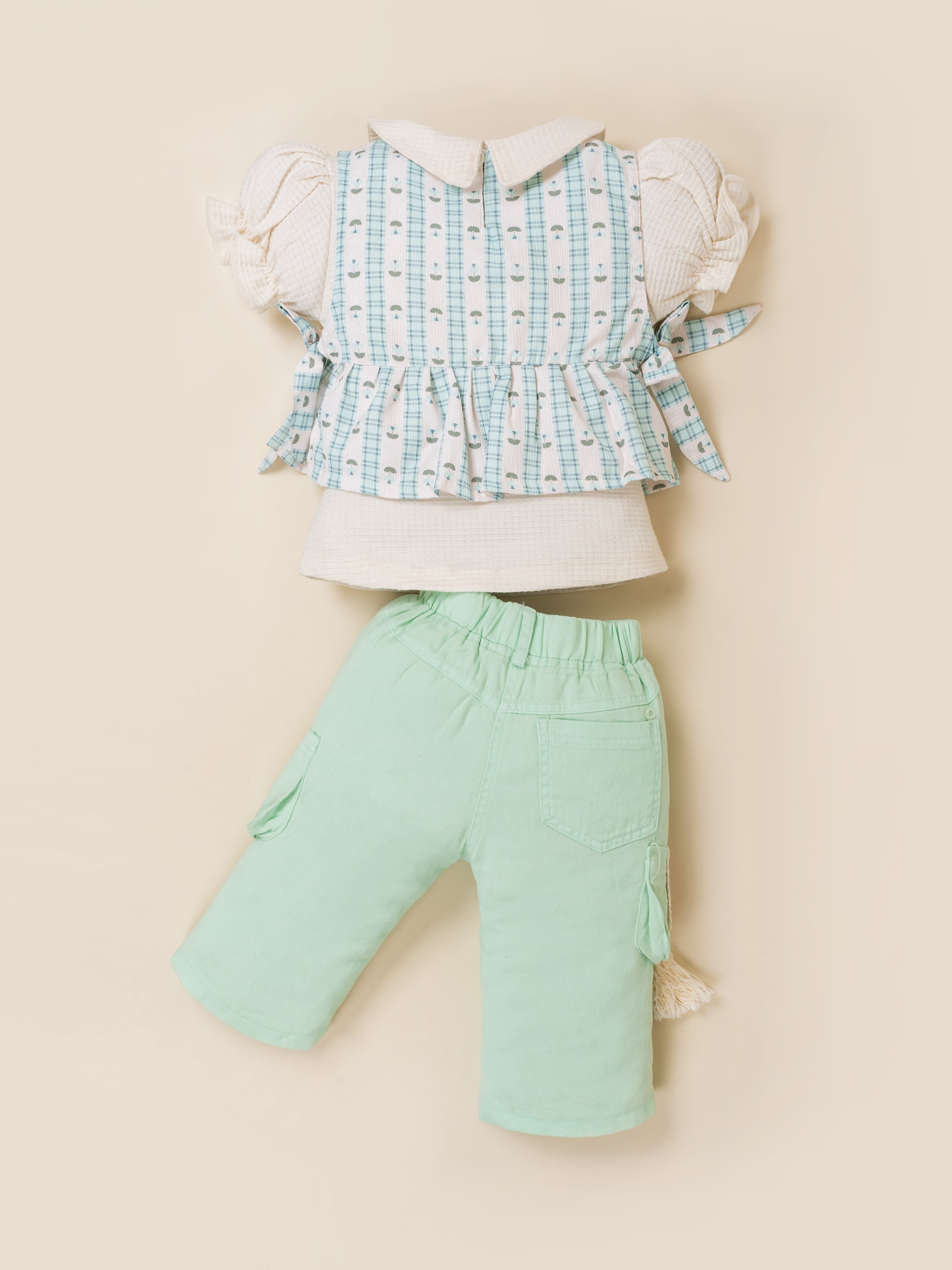Girls Stylish Top & Capri Pant Set