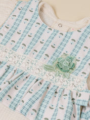 Girls Stylish Top & Capri Pant Set