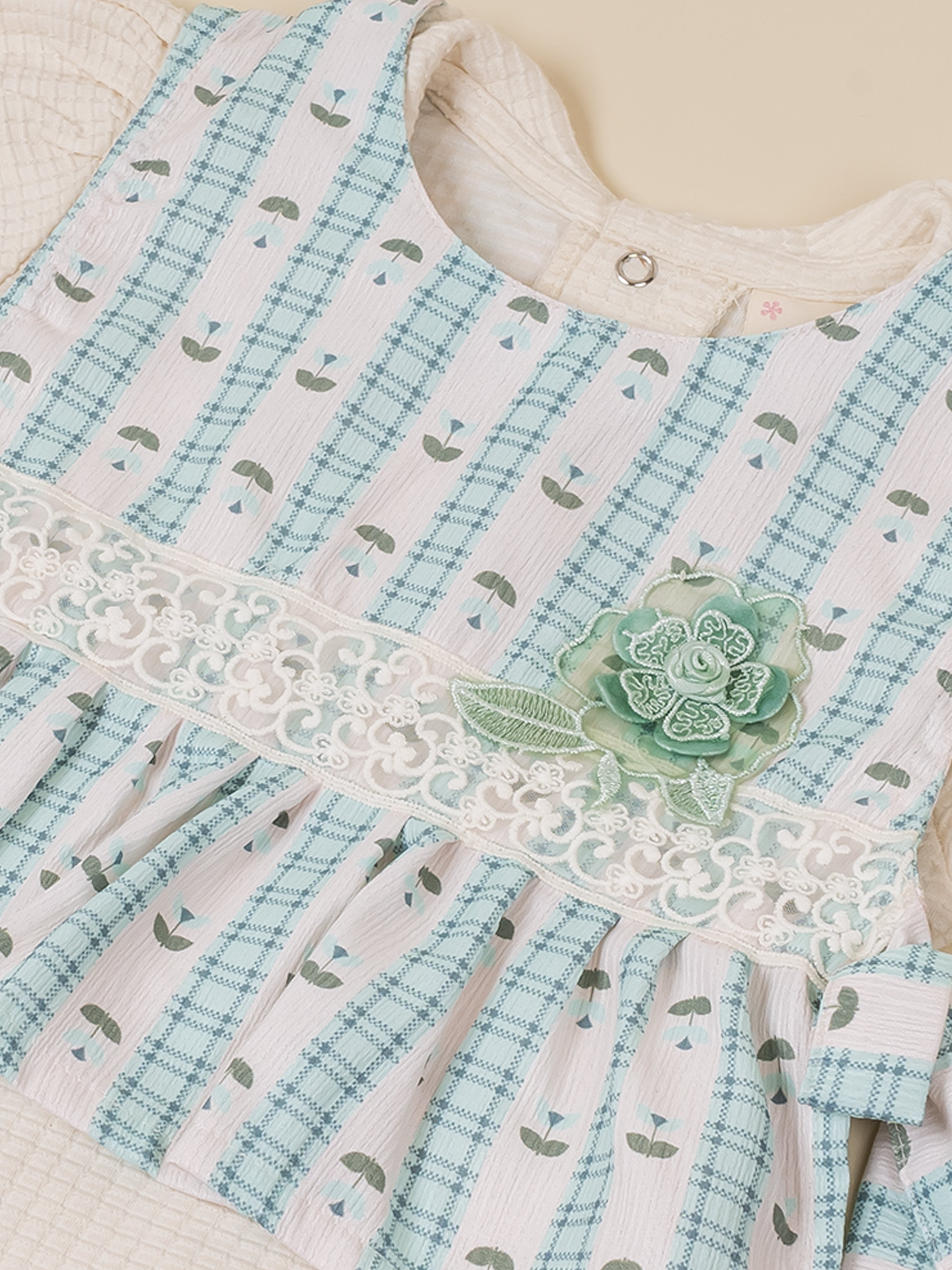 Girls Stylish Top & Capri Pant Set