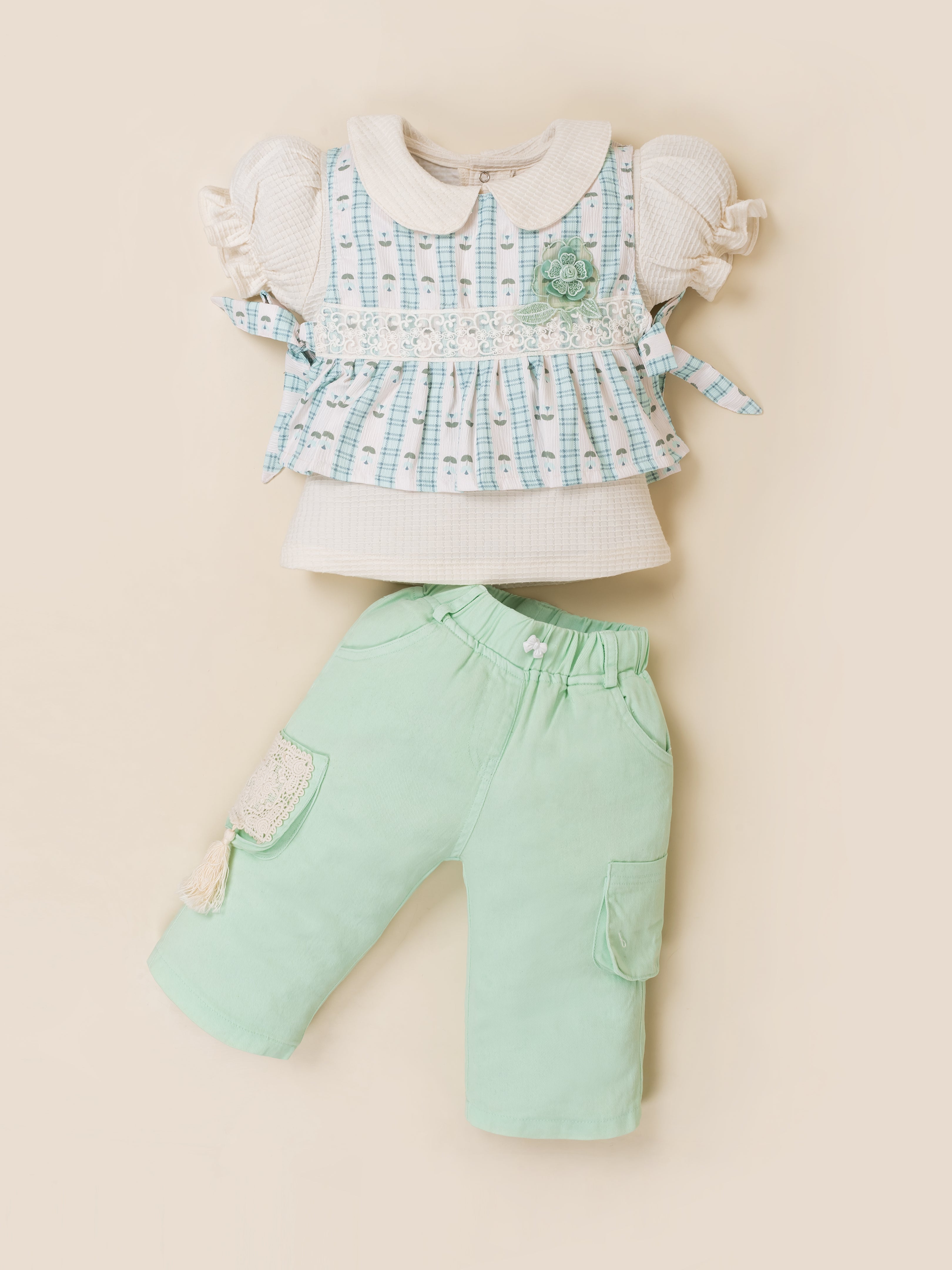 Girls Stylish Top & Capri Pant Set